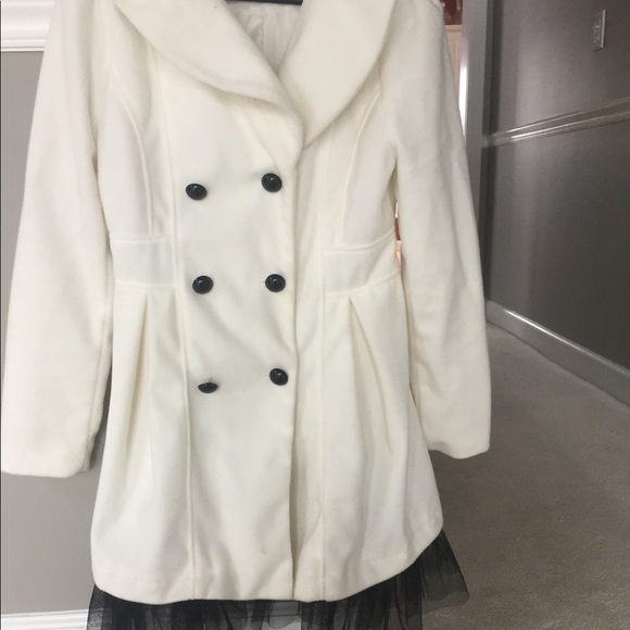 Jackets & Blazers - Adorable white coat 🌻